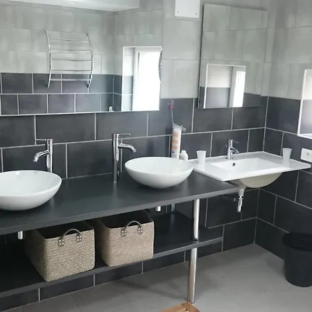 Spacieux Avec Jardin Clos Et Dortoir A - Fr-1-510-162 Vakantiehuis