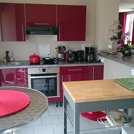 Spacieux Avec Jardin Clos Et Dortoir A - Fr-1-510-162 *